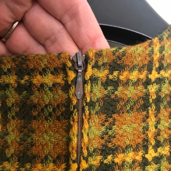 Vintage wool dress with silk liner. - Picture 6 of 9